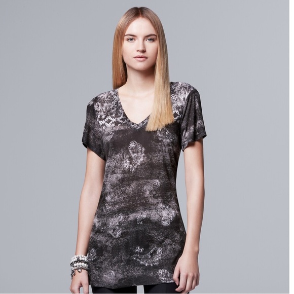 Simply Vera Wang v-neck tee medium - Picture 1 of 3